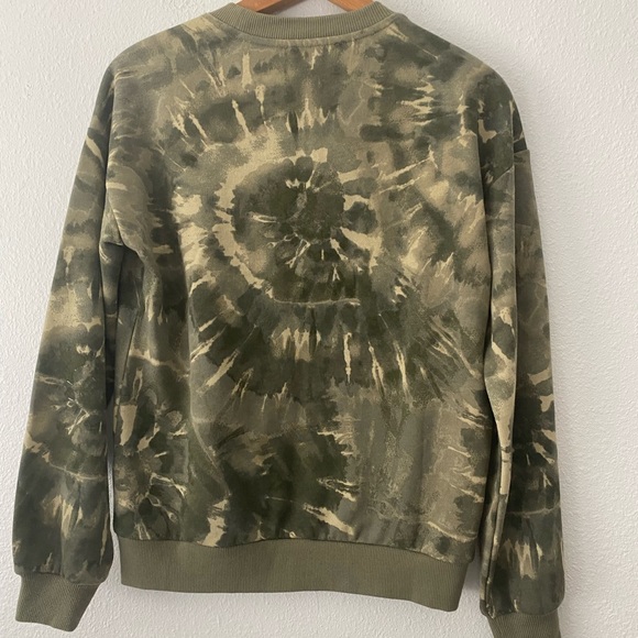 Marled Green Tie Dye Green Crew Neck Sweater - Picture 3 of 3